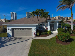 5* 3 BR 3 BA Home 4 min walk to beach & JW Marriott w/heated pool